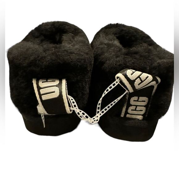UGG Classic Cozy Slippers - NEW without box UGGS BLACK SLIPPERS Size 6 - Picture 7 of 10